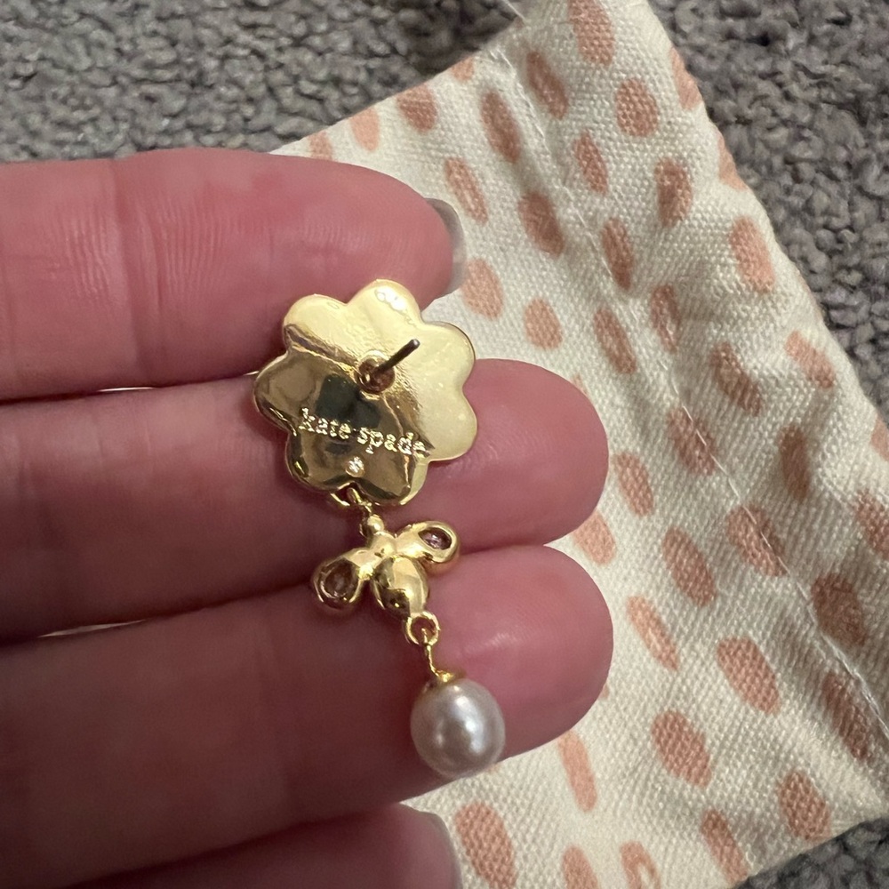 KATE SPADE Day Tripper Drop Stud Earrings in Gold - Picture 10 of 10